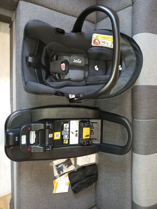 Nosidełko joie z bazą isofix.
