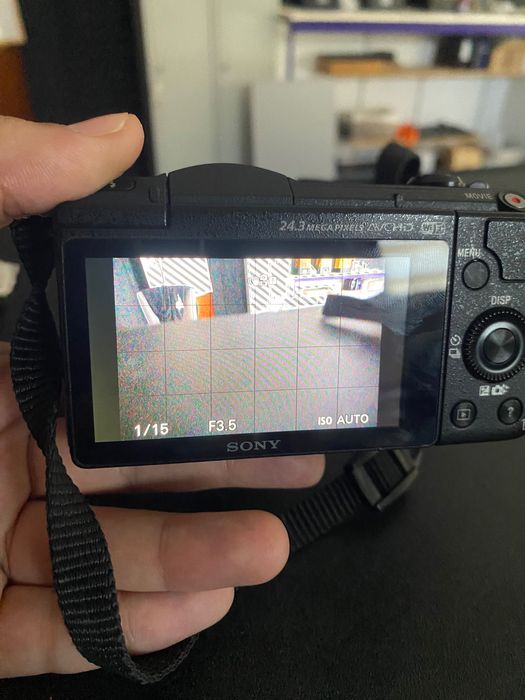 Sony Alpha A6100- vlog camera