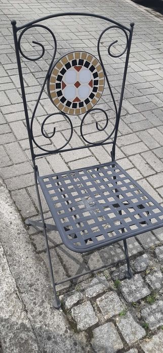 Zestaw 4 krzesła i stół ogrodowy