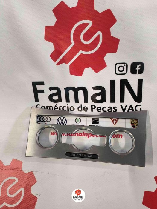 Moldura da Consola Central / Rádio / Aro VW PASSAT CC B6