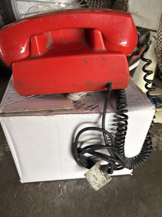 Telefon PRL retro