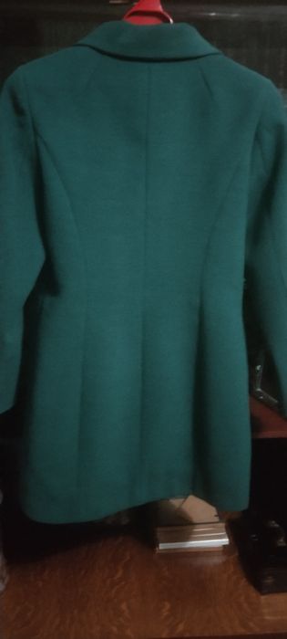 Продам кашемірове полупальто 46 розм. колір зелений, б/у