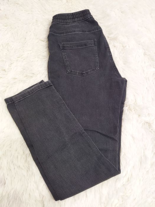 Spodnie jeansy na gumce