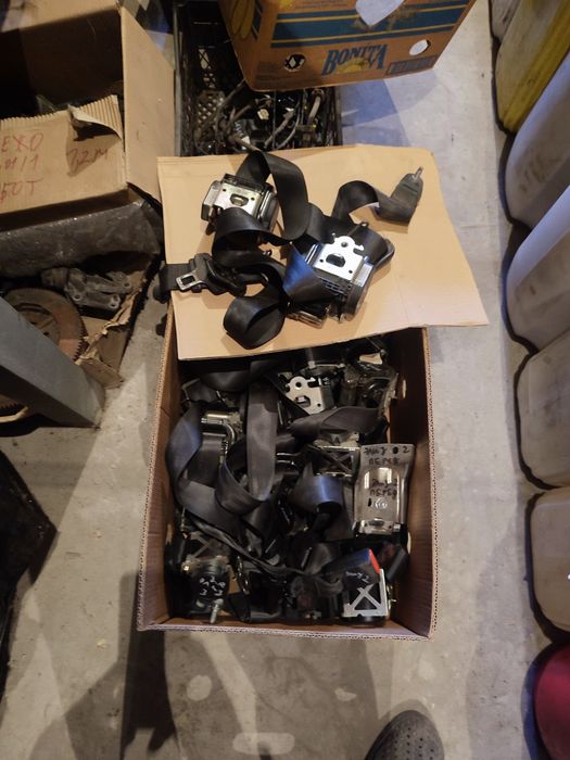 Ремені безпеки передній лівий, правий задній лівий правий Сітроен Пежо