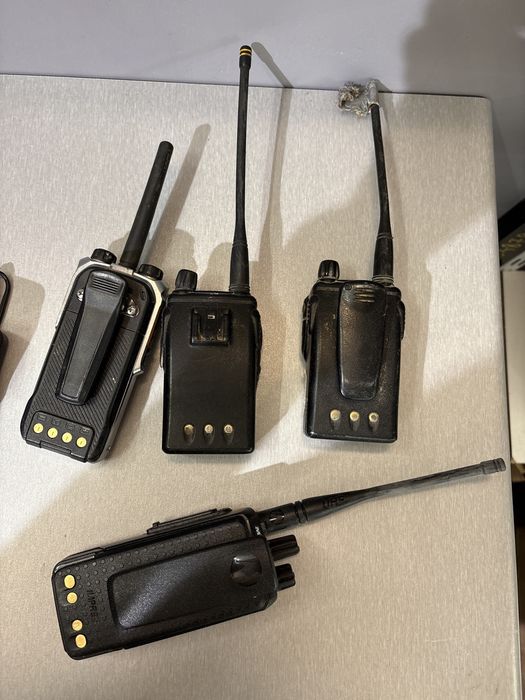 Zestaw 4x Radio 2x Ładowarka. Stan nieznany