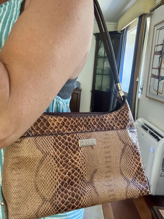 Mala da “Gucci”, imitação