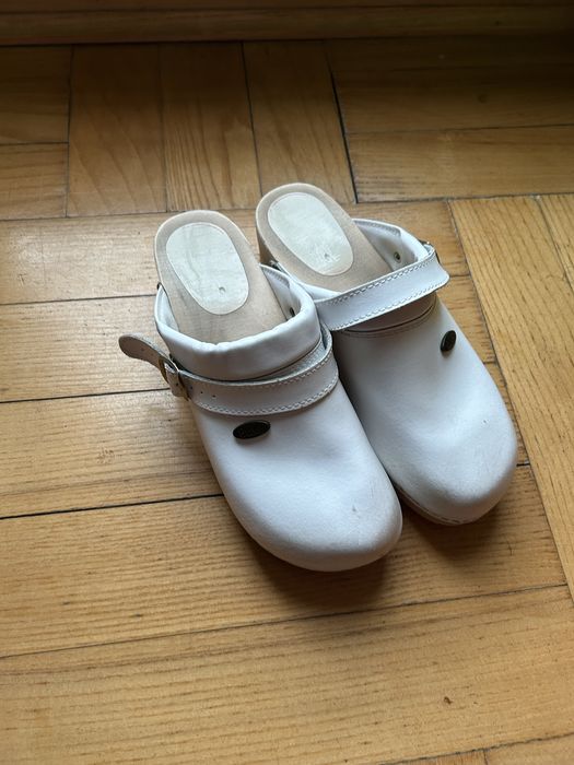 Obuwie medyczne, drewniaki białe