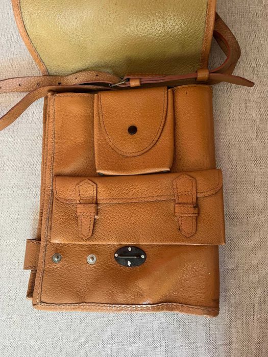 Bolsa Militar Original - Couro Robusto - Compartimentos