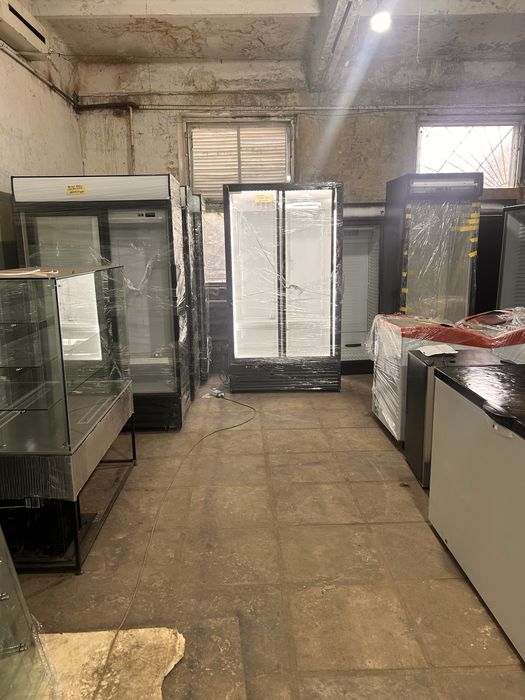 Склад Холодильников Холодильник для напитков Витрина в магазин