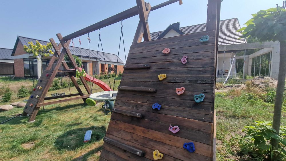 Huśtawka ogrodowa dla dzieci. Plac zabaw
