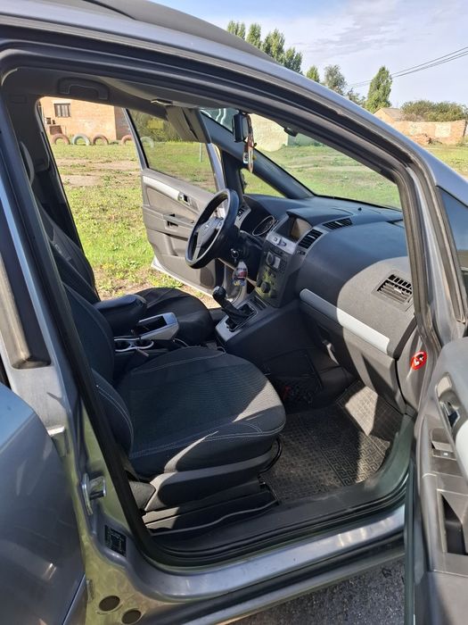 Продам Opel Zafira B