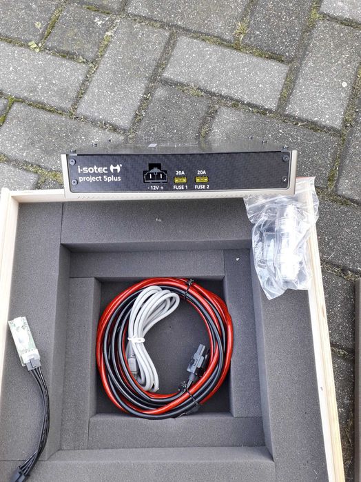 wzmacniacz  I-sotec project 5 Plus  Carbon
