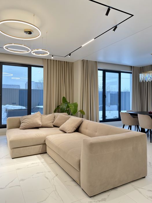 Новий будинок з дизайнерським ремонтом | ВСІ КОМУНІКАЦІЇ