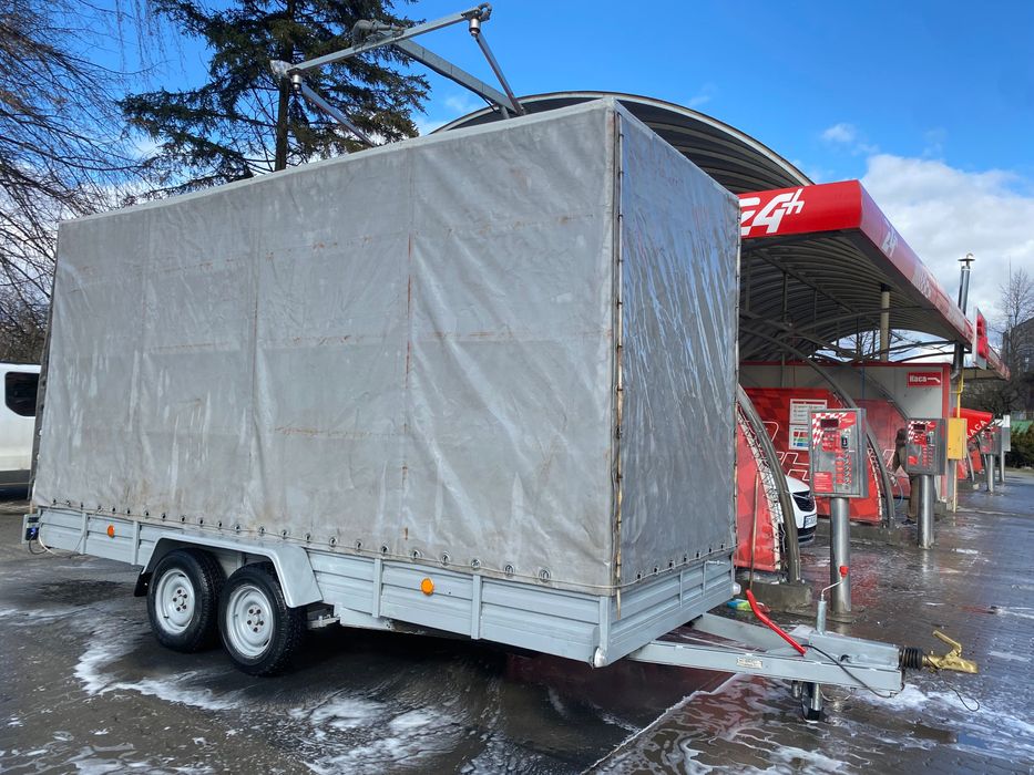 Легковий вантажний причіп