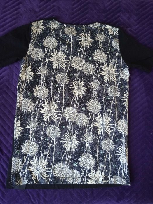 Czarny t-shirt z kwiatami na plecach Hummel Creol Brothers S