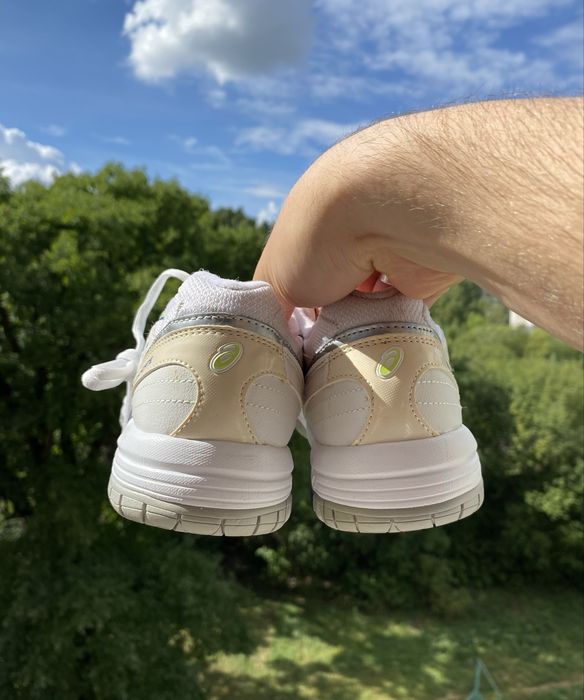 Жіночі кросівки Asics 25 см
