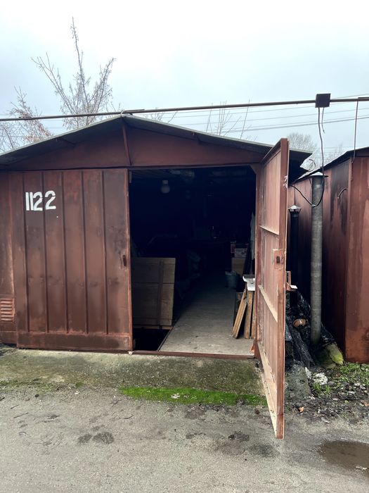 Продається металевий гараж із підвалом загальною площею 41,8 м².