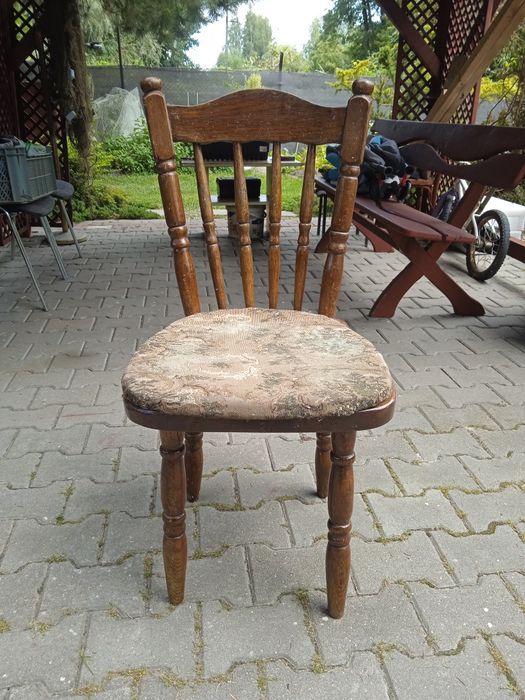 Krzesła dębowe stare