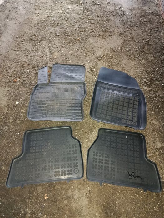 Продам коврики Форд фокус 2