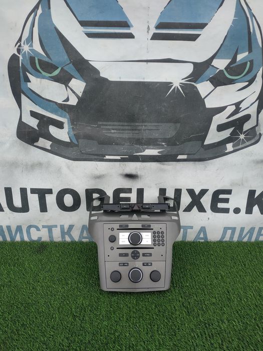 Накладки центральні консолі  Opel Astra H