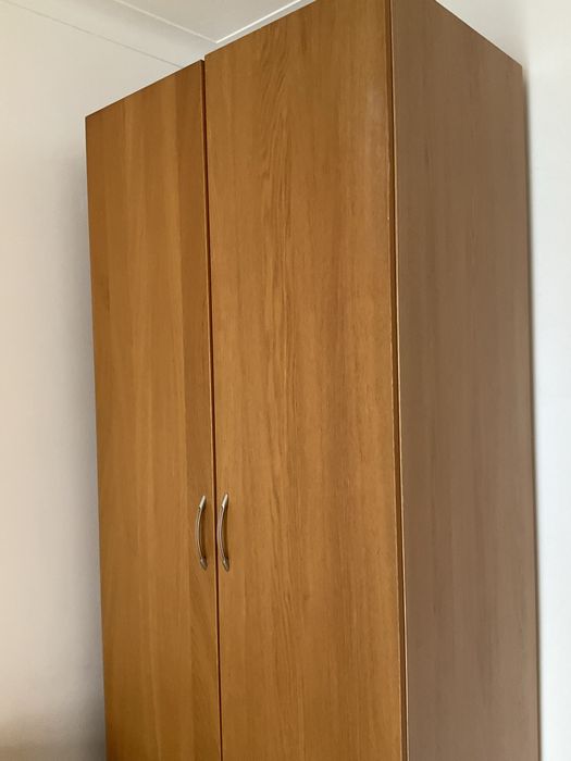 Roupeiro IKEA carvalho com 2 portas