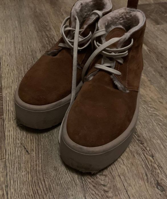 Замшевые ботинки.