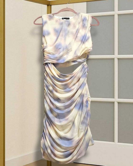 Платье летнее ZARA акварельный принт с драпировкой и вырезом на талии