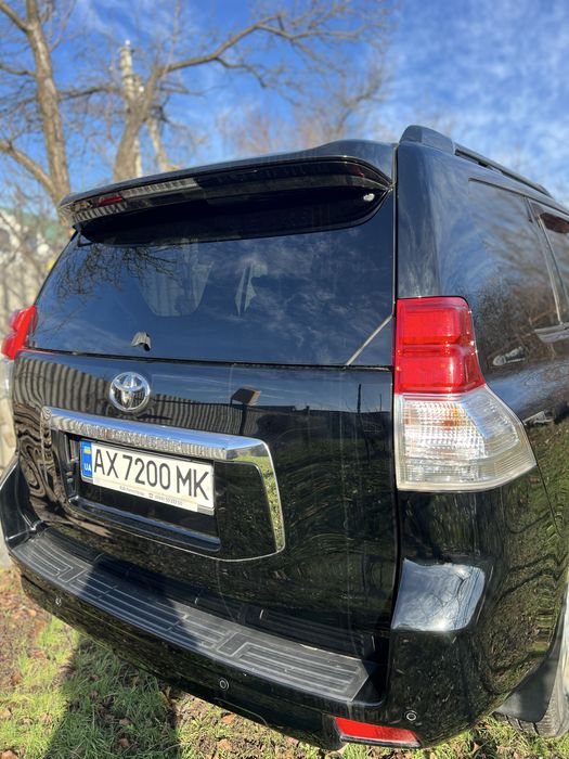 Продам машину Toyota land cruiser 150