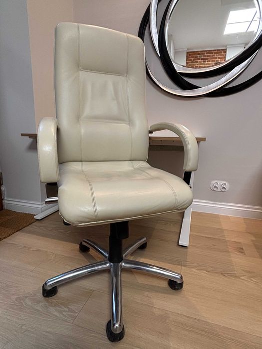 Fotel biurowy marki Nowy Styl