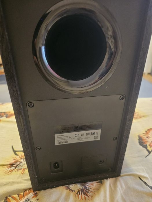 Soundbar samsung  Q64B uszkodzony