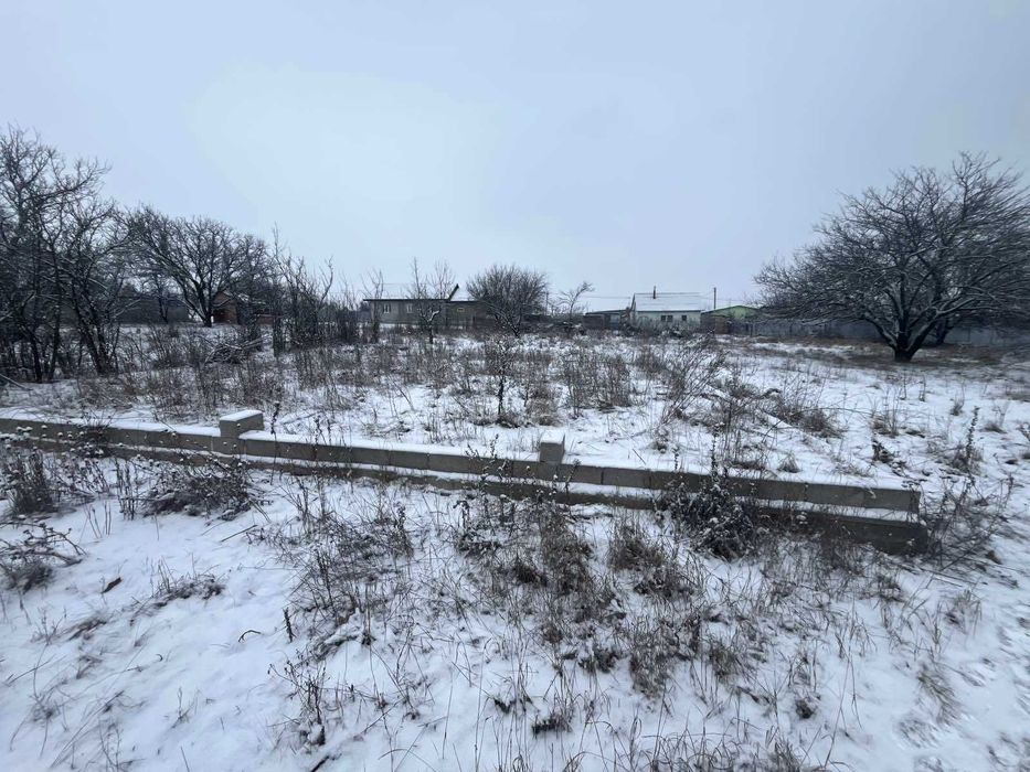 Продам земельну ділянку під забудову на селищі Новому