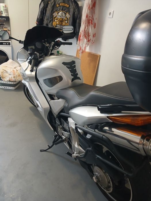 Honda vfr 800 vi-tec