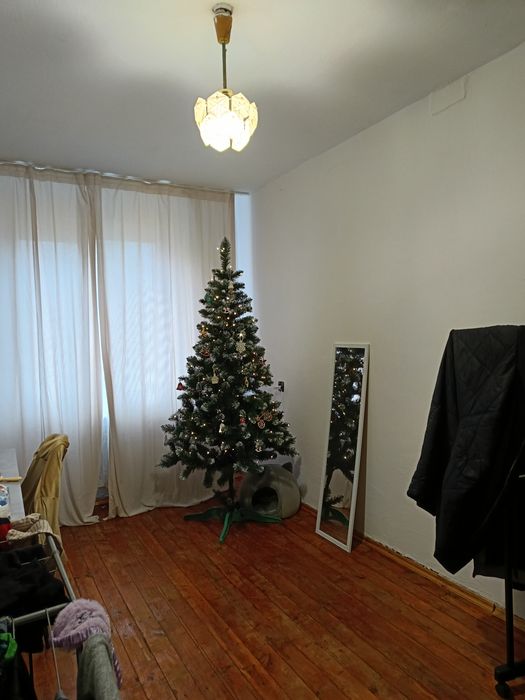 Продам двухкомнатную квартиру. В отличном районе города