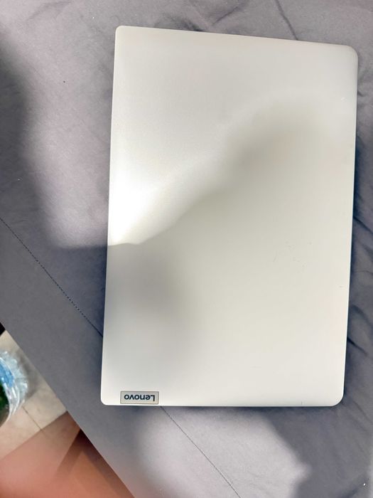 laptop fo sell lenovo not even a single scratch