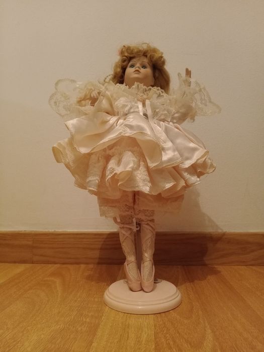 Boneca de porcelana