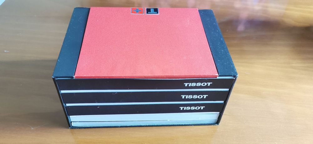 Relógio Tissot Tradition GMT - Bracelete em pele preta