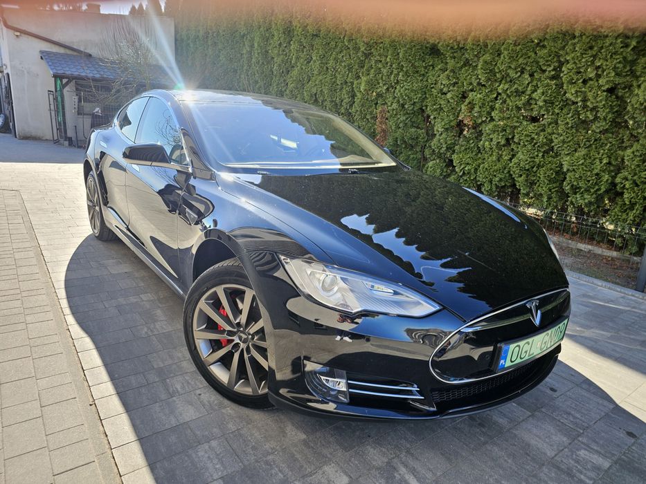 Tesla Motors Model S Performance 500km Darmowe ładowanie Zamiana