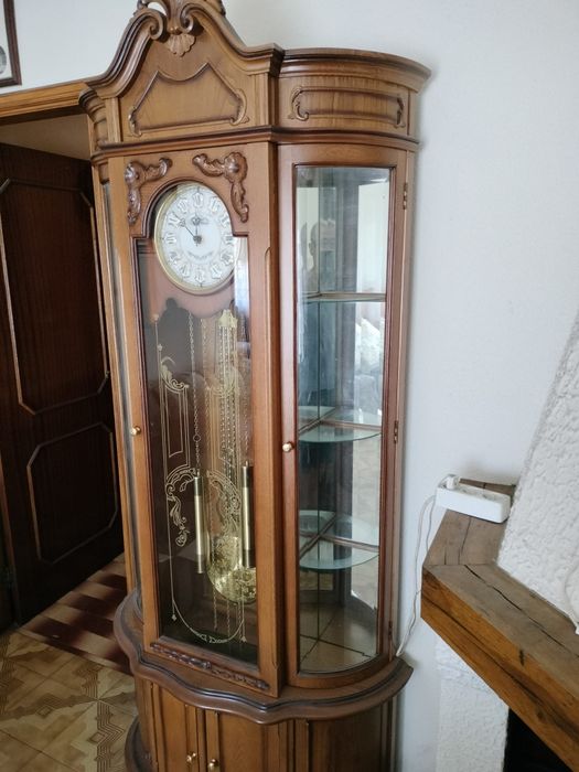 Móvel entrada com relógio vintage