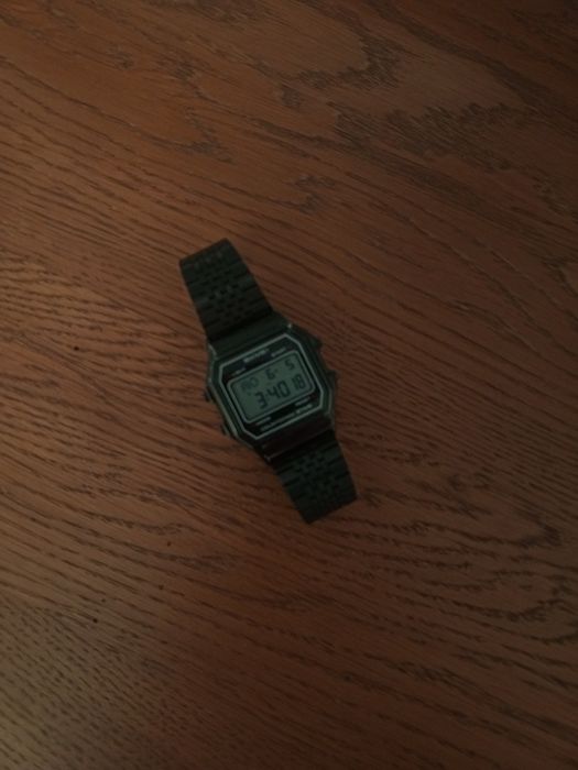 Продаю часи типо касіо але це не касіо