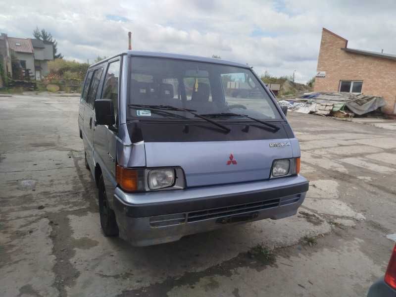 Mitsubishi L300