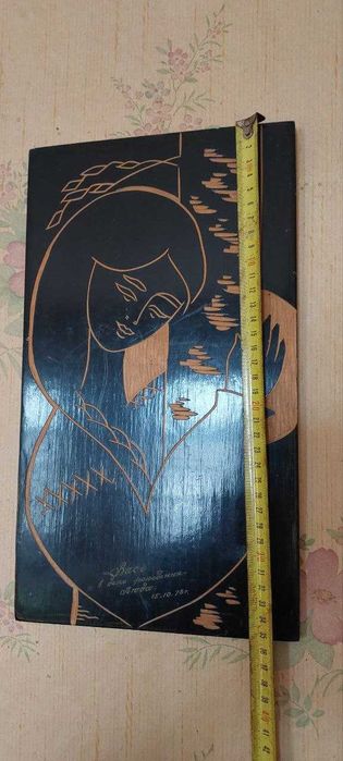 Картина дівчина коса місяць. Дерево. Есть гравировка