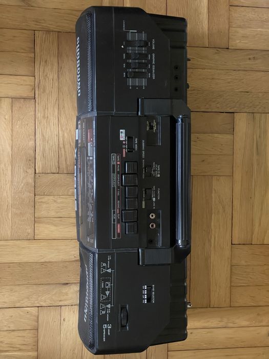 Radio Sharp ala Boombox
