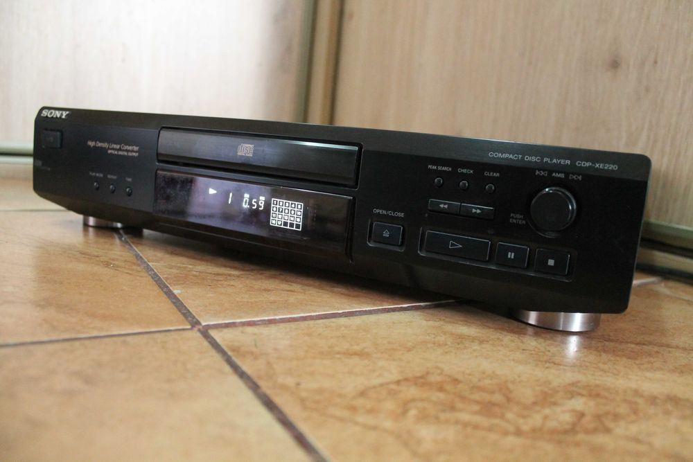 Odtwarzacz CD Sony CDP-XE 220