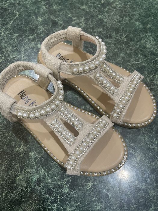 Босоніжки для дівчинки