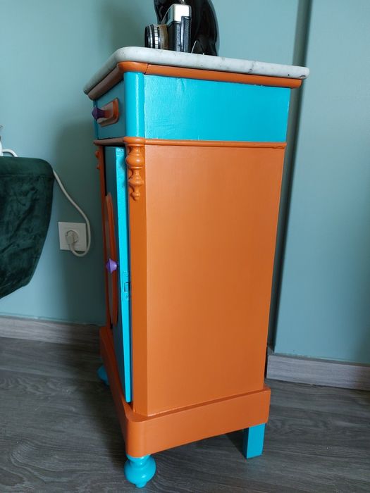 móvel antigo renovado