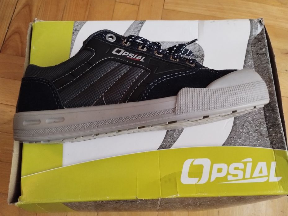 Nowe Buty robocze z noskiem bezpieczne opisal 40