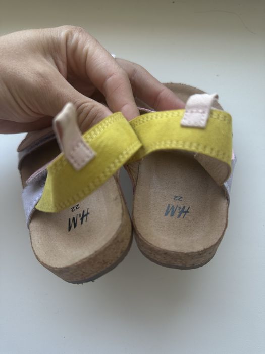 Ідеальні босоніжки HM 22р на дівчинку