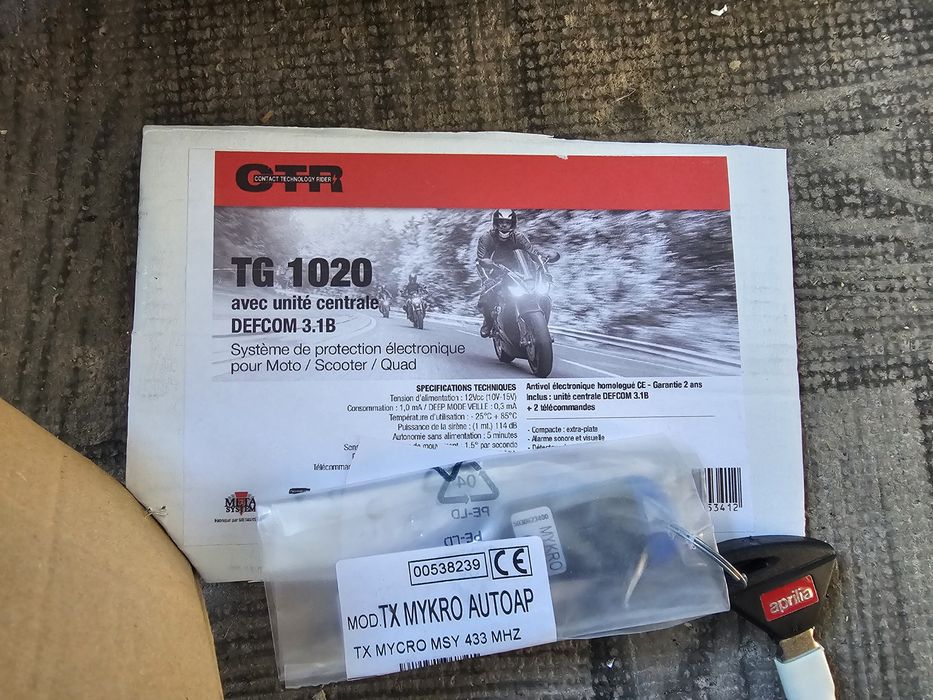 Aprilia Tuono V4 1100 de 12/2021 com 23.000 km. (Comprovável)