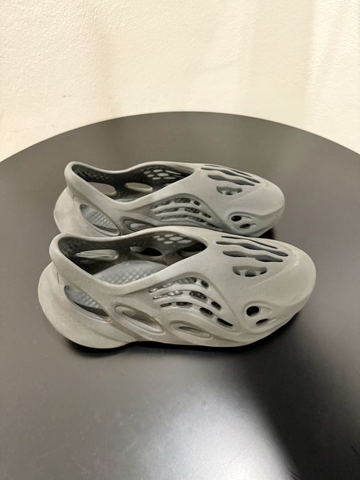 adidas gazelle silver green womens ID1674 adidas Yeezy 700 V3 Fade Salt [USED]