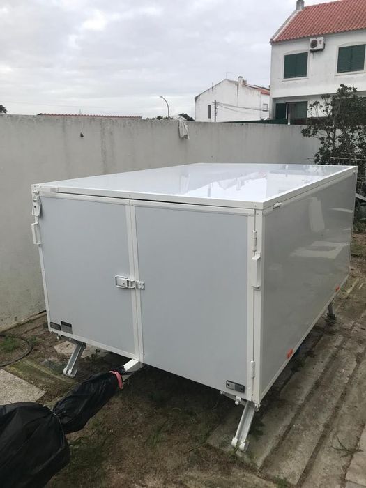 Roulotte alimentar 1,5m x 2m utilizada em poucos eventos
